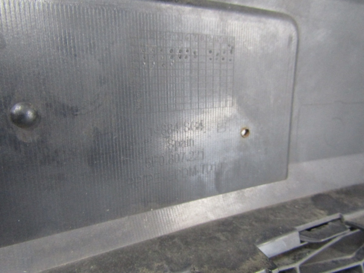 Prednji branik Seat Leon 3 III 5F0 12-16 (+ halogeny)