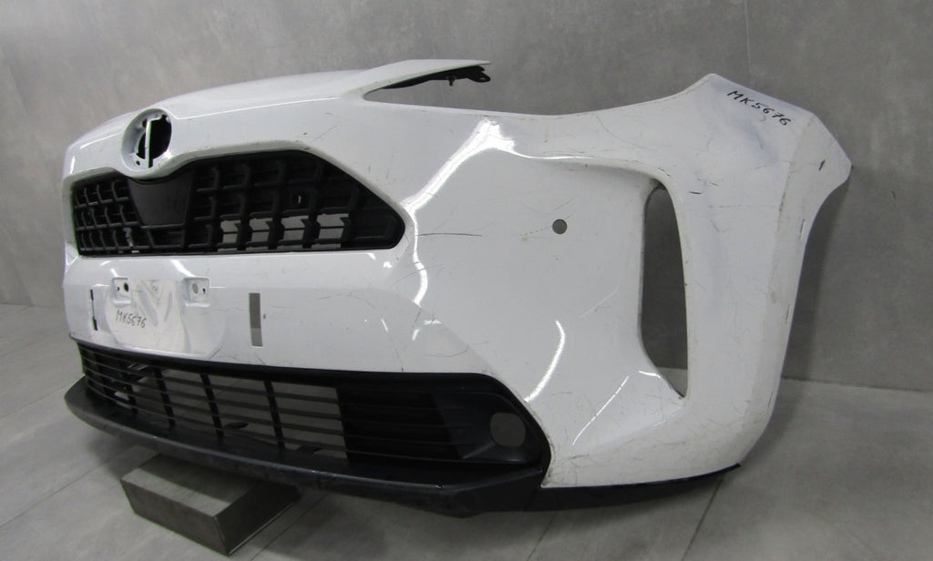 Prednji branik Toyota Yaris Cross 21-