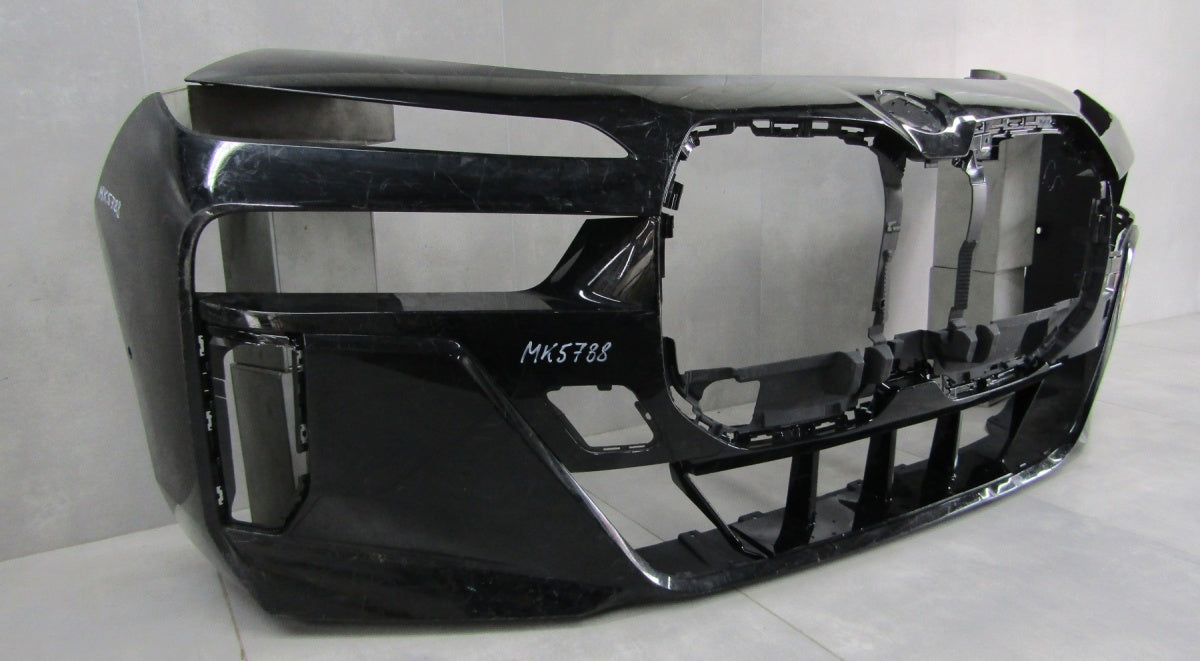 Prednji branik BMW 7 G70 M paket 22-25