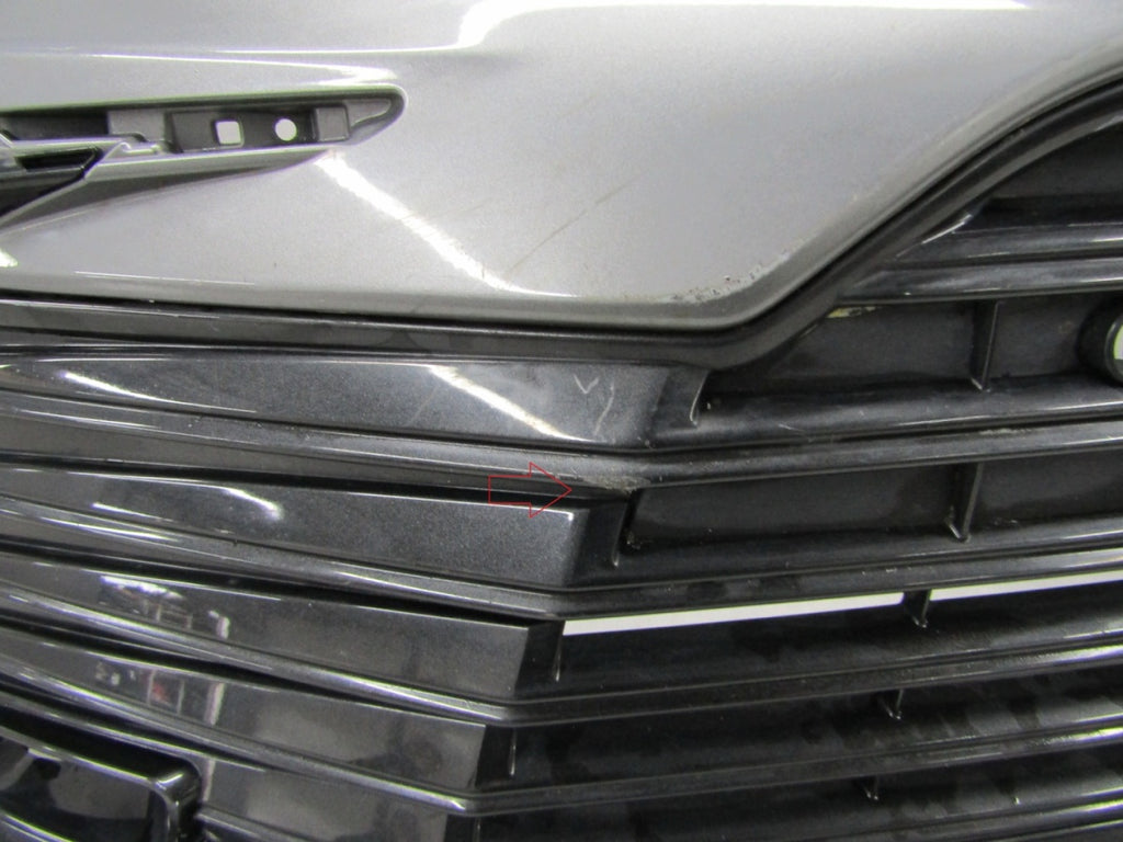 Prednji branik Toyota Camry 8 VIII LIFT 21-24