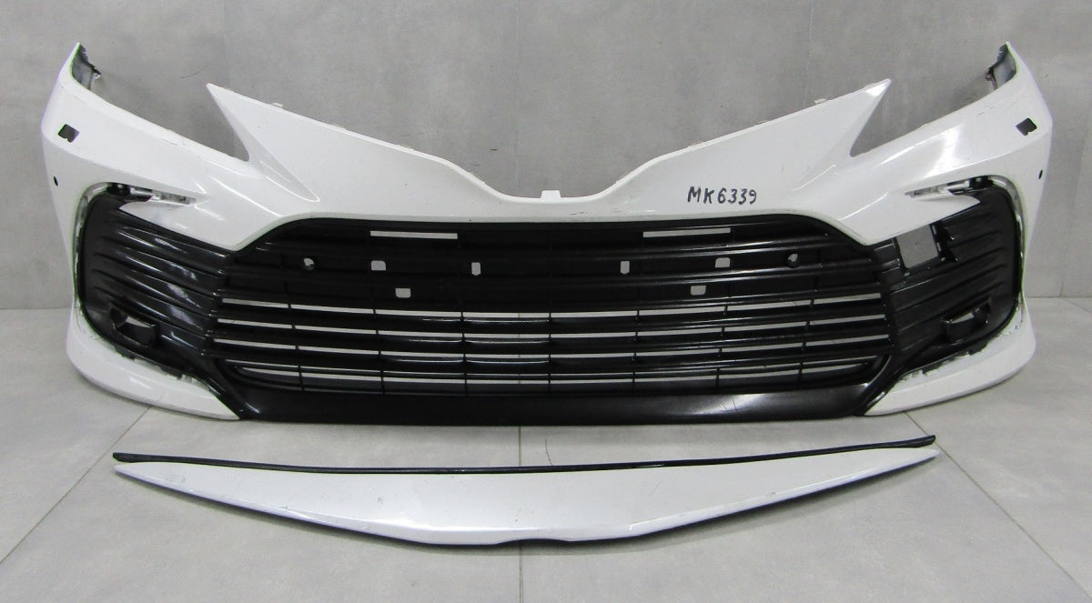 Prednji branik Toyota Camry 8 VIII LIFT 21-24 / + ATRAPA GRILLA