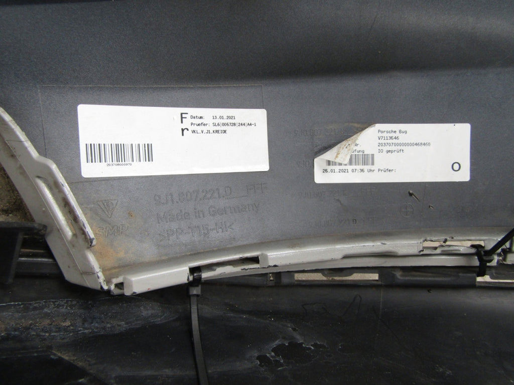 Prednji branik Porsche Taycan Turbo S 9J1 19-