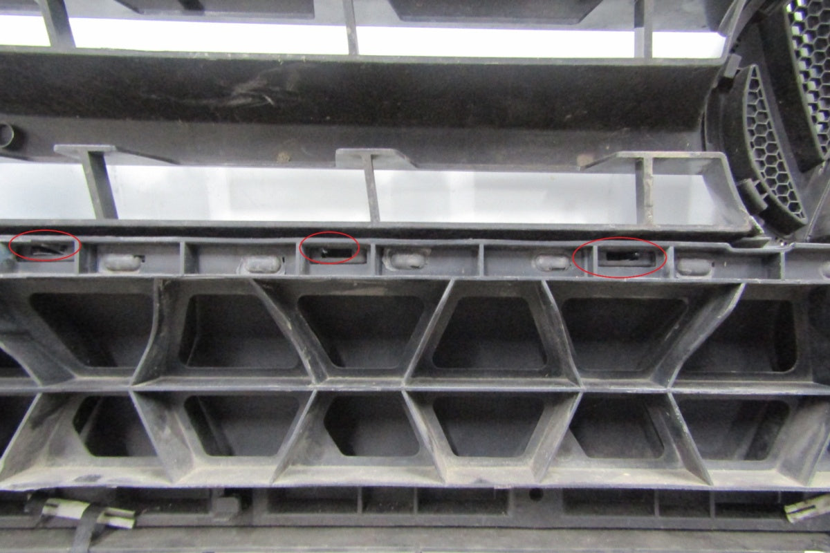 Prednji branik VW Multivan 7E0 2 II Lift 09-15