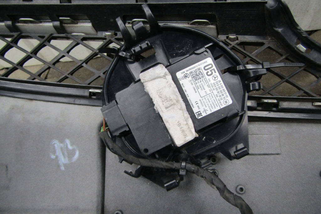 Prednji branik Mercedes A-Klasa 176 12-16 RADAR