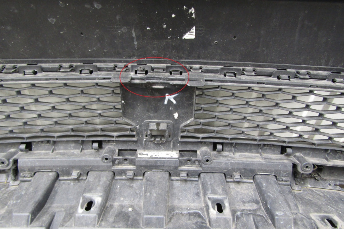 Prednji branik LAND ROVER DISCOVERY SPORT L550 14-18