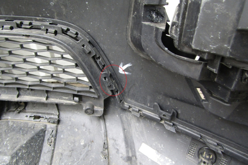 Prednji branik LAND ROVER DISCOVERY SPORT L550 14-18