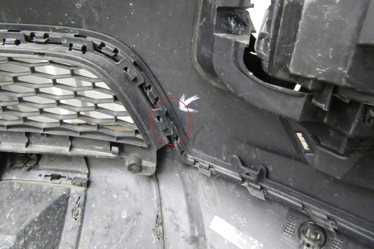Prednji branik LAND ROVER DISCOVERY SPORT L550 14-18