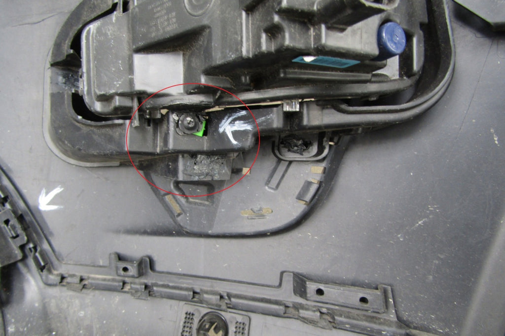 Prednji branik LAND ROVER DISCOVERY SPORT L550 14-18