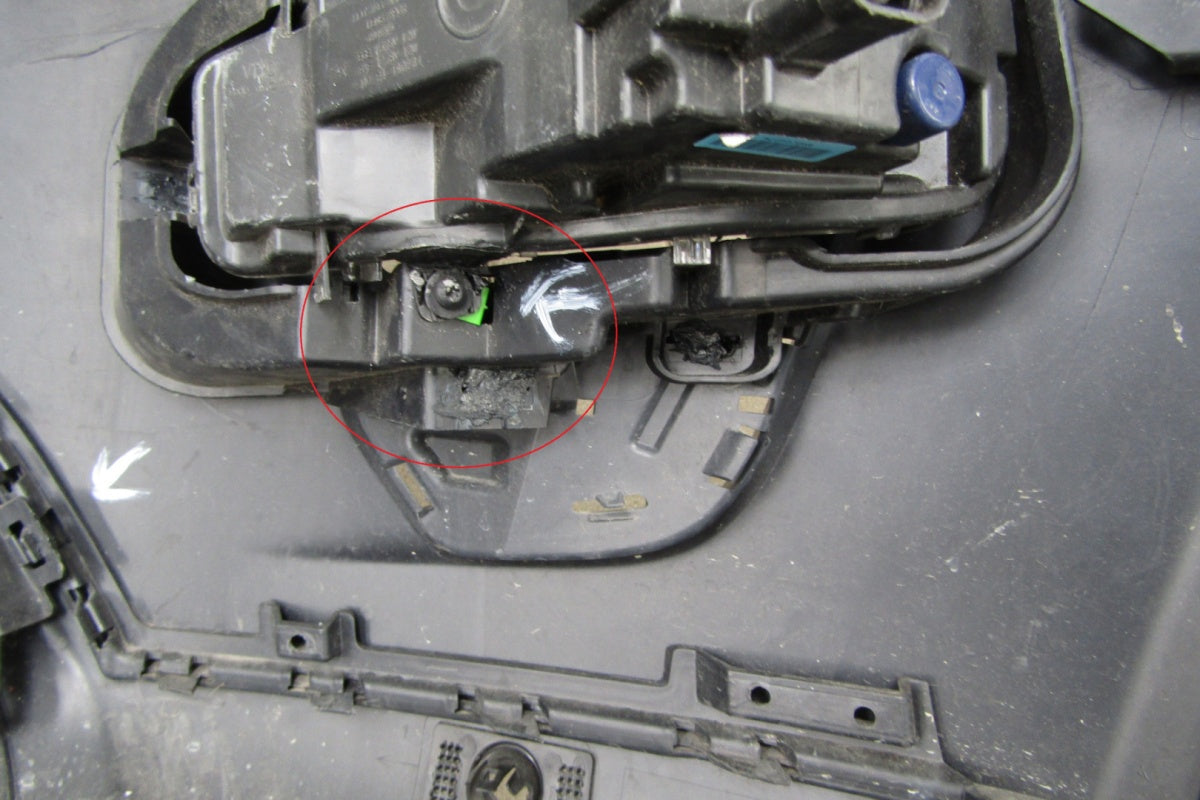 Prednji branik LAND ROVER DISCOVERY SPORT L550 14-18