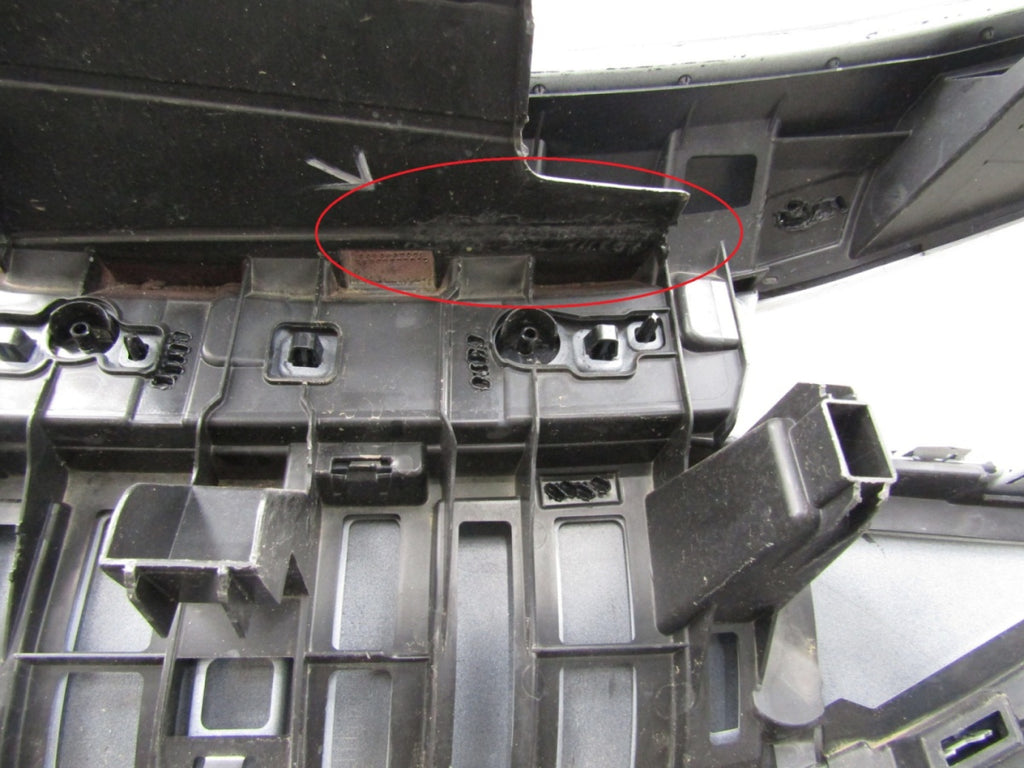 Prednji branik VW ID5 ID.5 ID 5 11E 22- PASKI LED