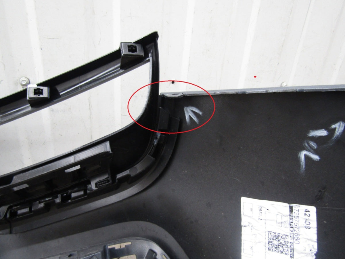 Prednji branik Jeep Avenger 23-