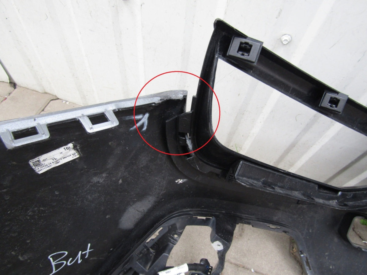 Prednji branik Jeep Avenger 23-