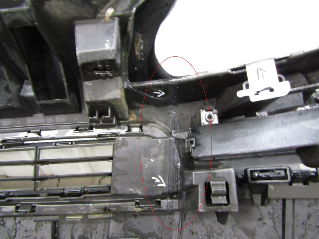 Prednji branik Peugeot Partner 2 II Lift 12-15