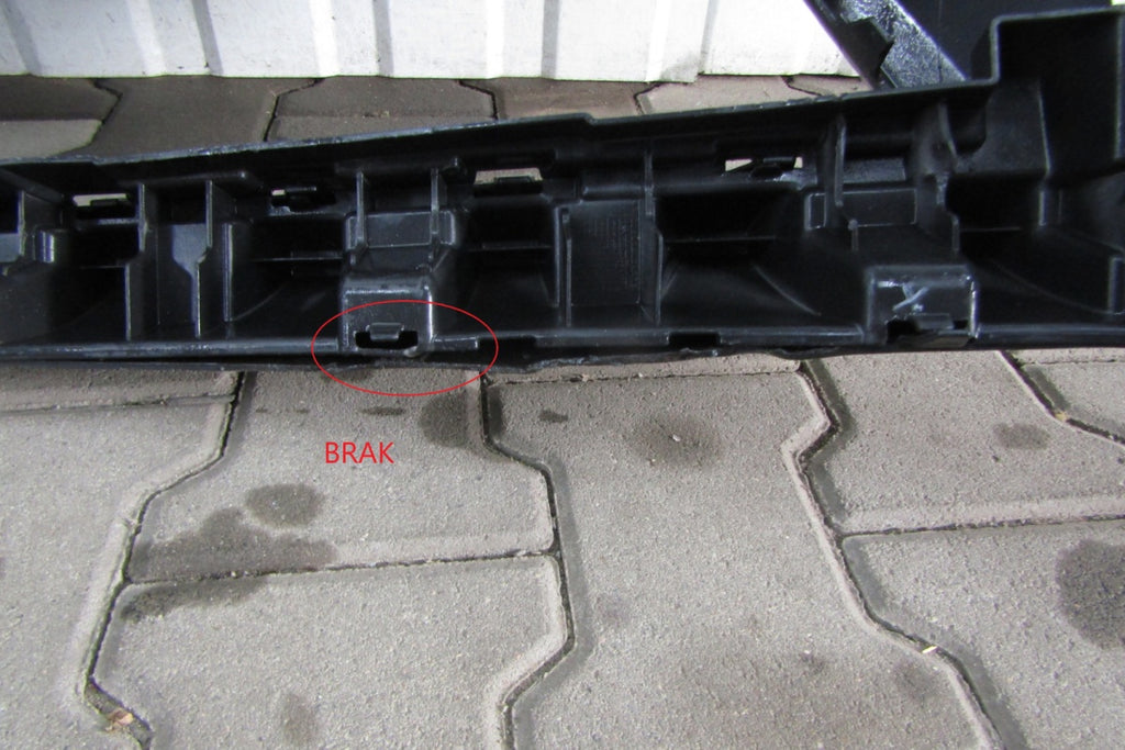 Prednji branik Mercedes C klasa 204 AMG lift 11-