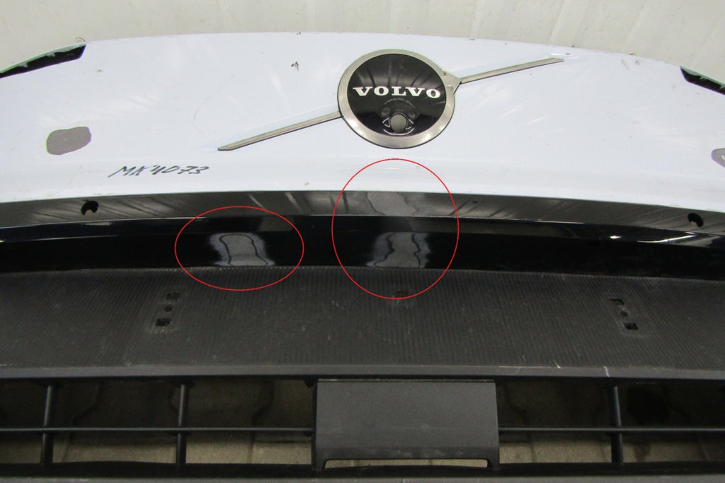 Prednji branik Volvo EX30 EX 30 23- (LOGO)