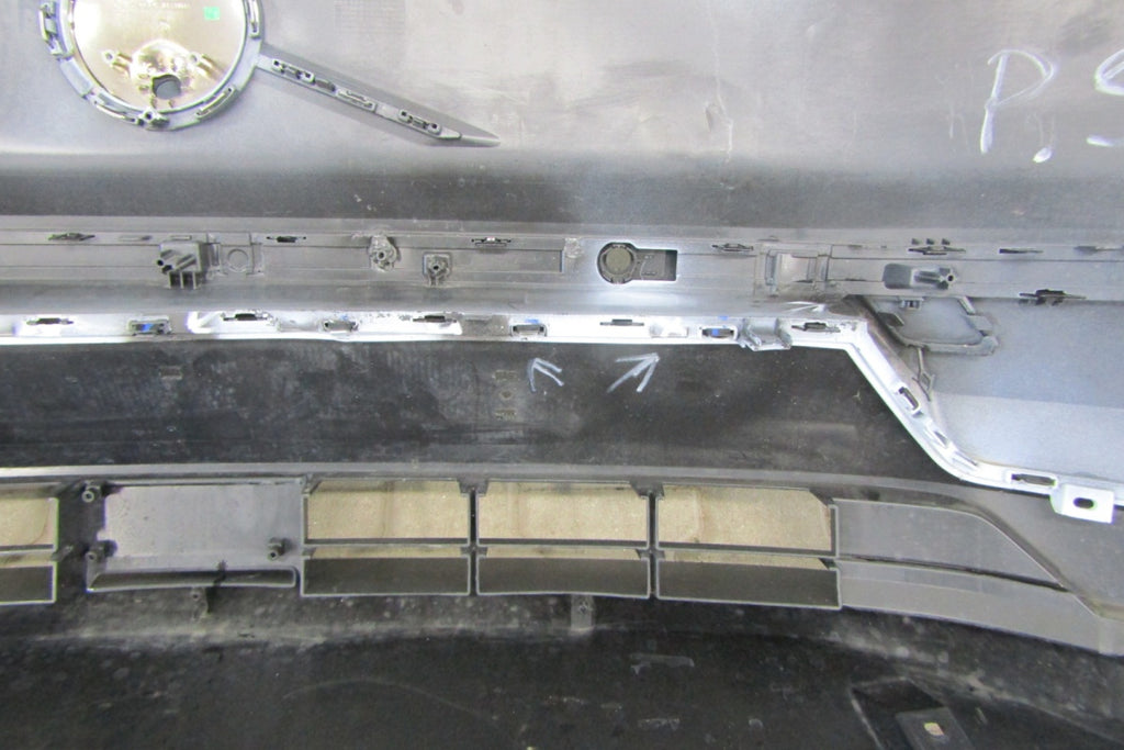 Prednji branik Volvo EX30 EX 30 23- (LOGO)