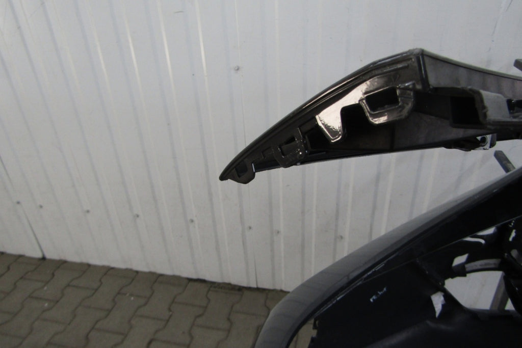 Prednji branik BMW 7 G70 M paket 22-