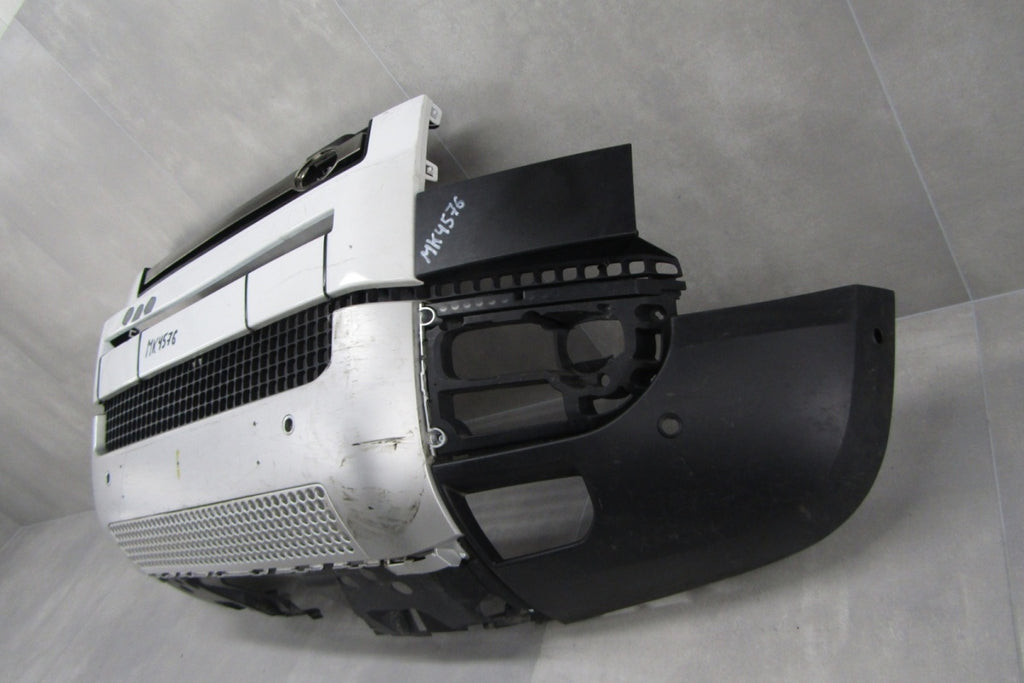 Prednji branik Land Rover Defender 2 II L663 20-