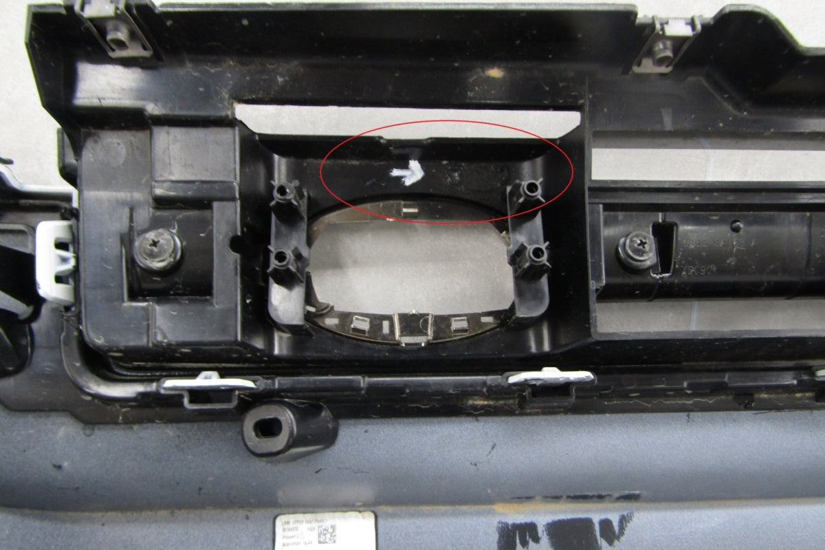 Prednji branik Land Rover Defender 2 II L663 20-