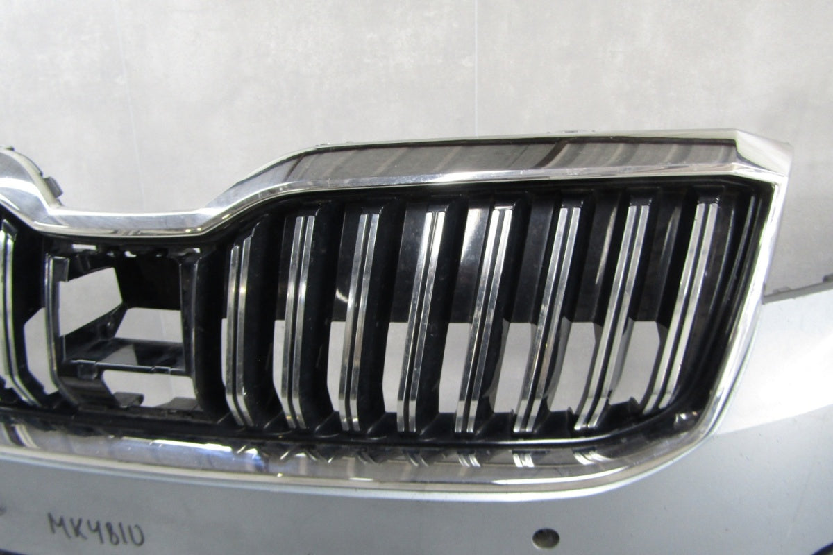 Prednji branik Skoda Superb 3 III 3V0 LIFT 19-24 (podłoga)