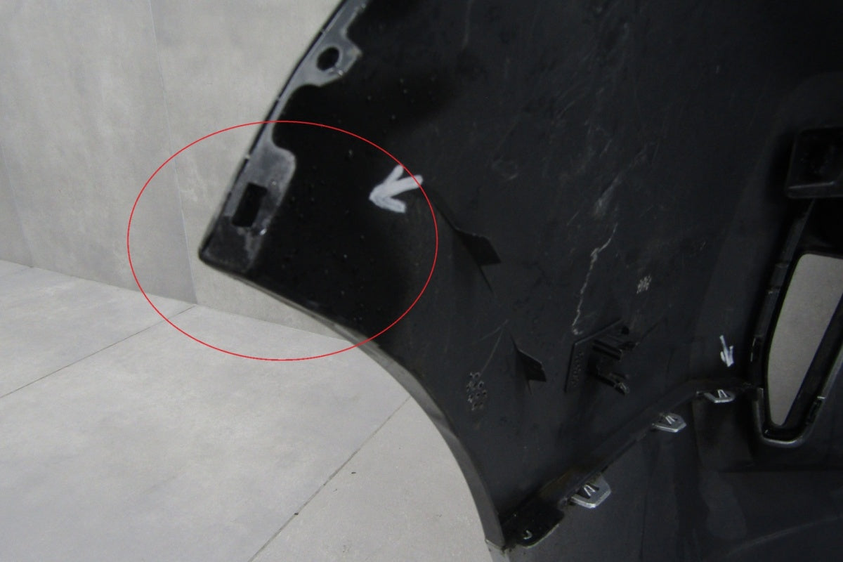 Prednji branik Nissan NV300 Primastar Lift 21- (+1 LED)