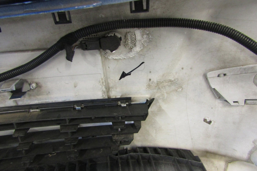 Prednji branik Opel Zafira B Lift 08-14