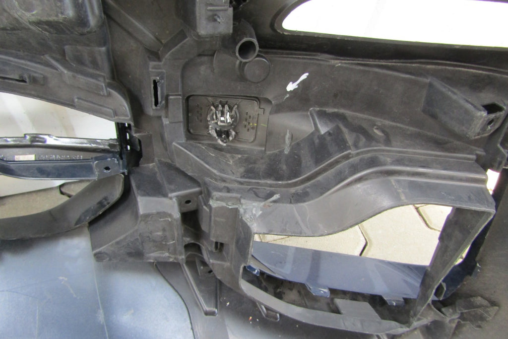 Prednji branik BMW X5 G05 M paket 19-