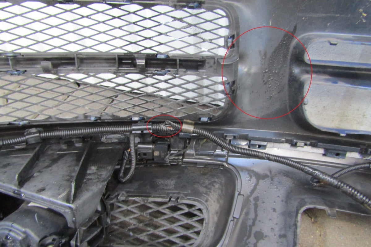 Prednji branik VW Touareg 7L6 02-06