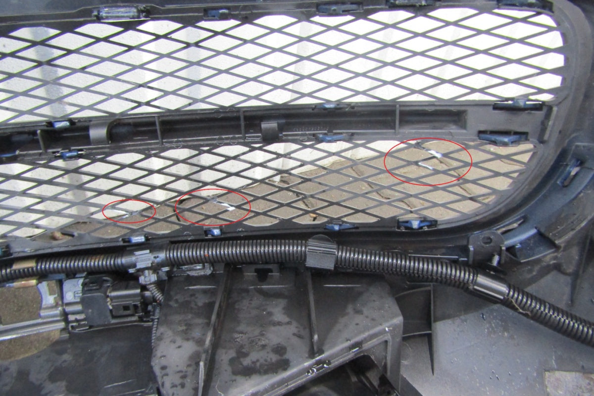 Prednji branik VW Touareg 7L6 02-06