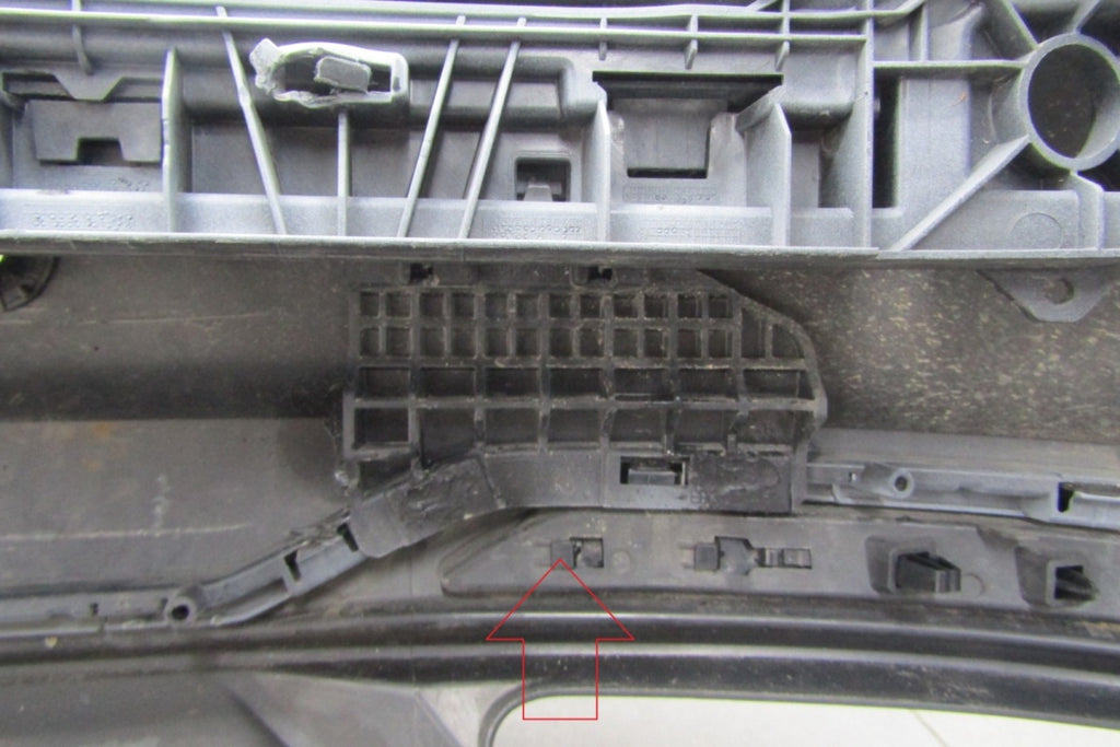 Zadnji branik tylni Audi A4 B9 8W9 Lift karavan 19-