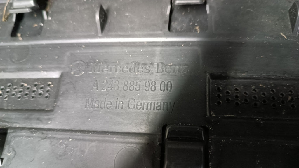 Zadnji branik Mercedes 243 X243 EQB GLB 21-26