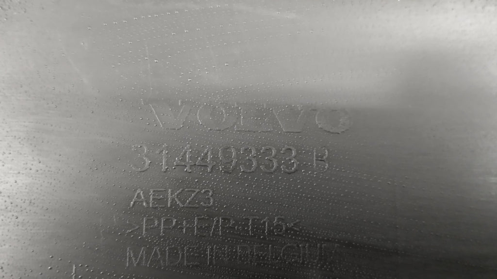 Zadnji branik VOLVO XC40 XC 40 R-DESIGN 17-