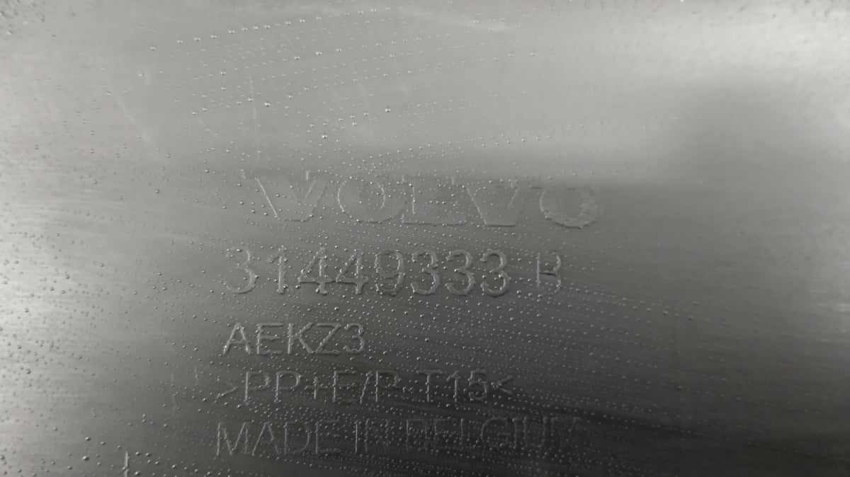Zadnji branik VOLVO XC40 XC 40 R-DESIGN 17-
