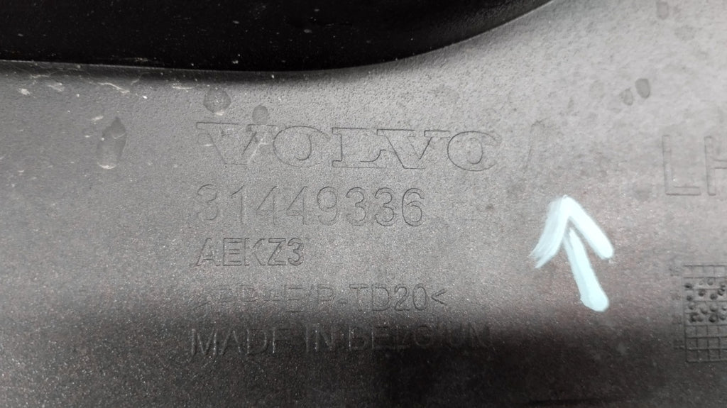 Zadnji branik VOLVO XC40 XC 40 R-DESIGN 17-