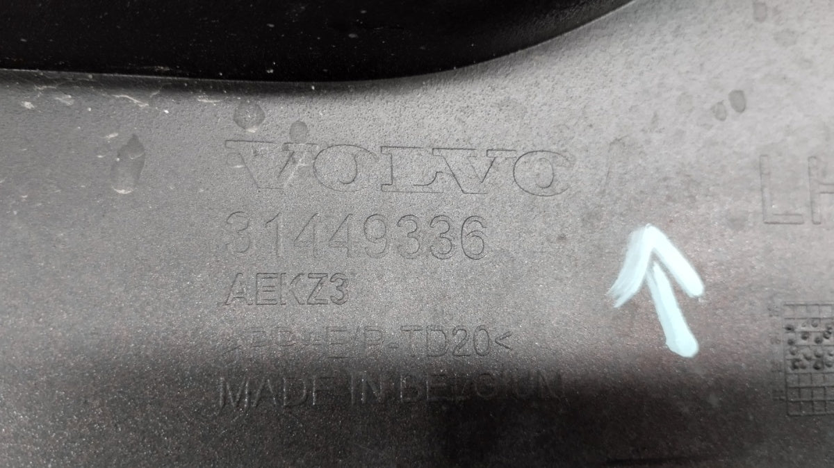 Zadnji branik VOLVO XC40 XC 40 R-DESIGN 17-