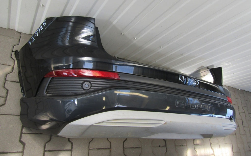 Zadnji branik AUDI Q4 E-TRON 89A ADVANCED 21-