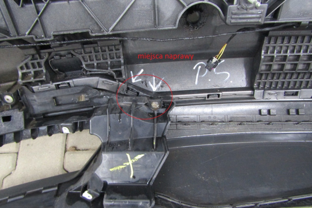 Zadnji branik Audi A4 B9 8W5 Sedan LIFT 19- PDC
