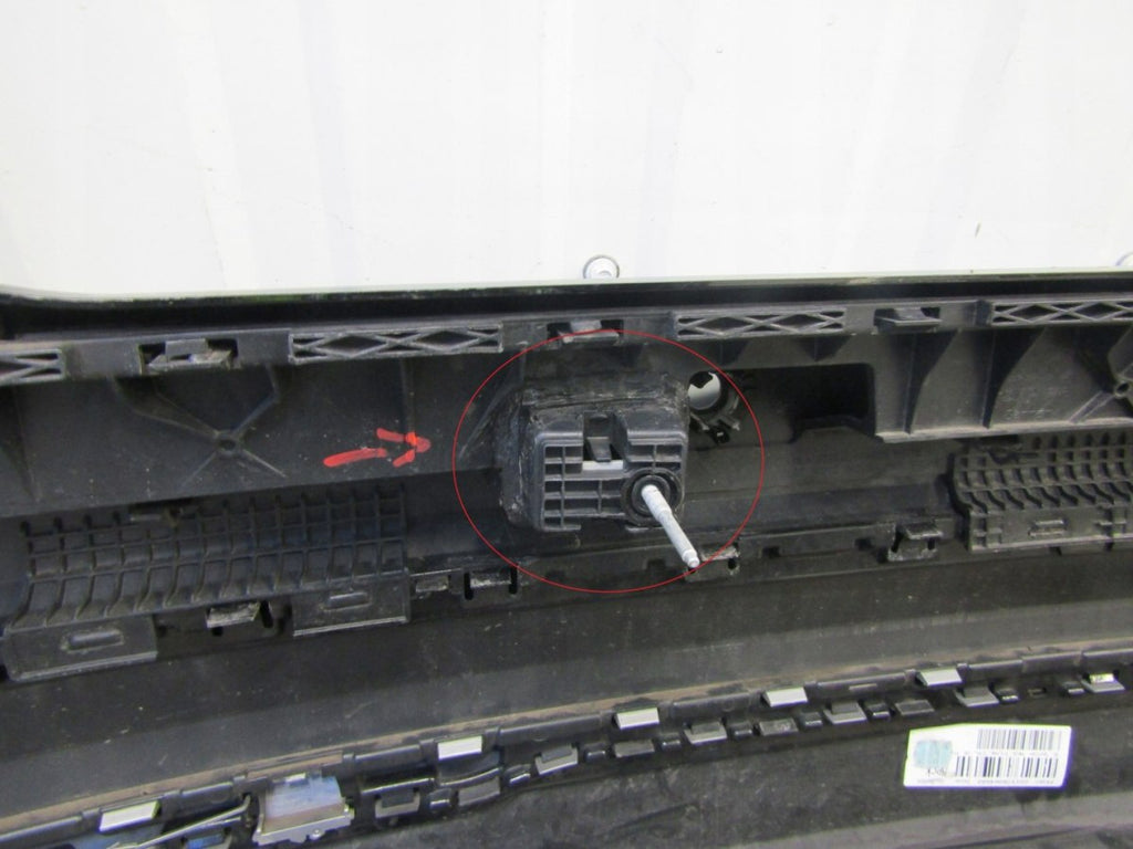 Zadnji branik Audi Q2 81A S-Line 16-