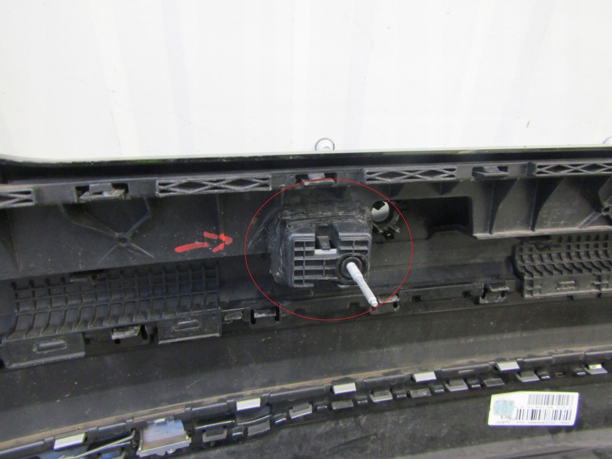 Zadnji branik Audi Q2 81A S-Line 16-