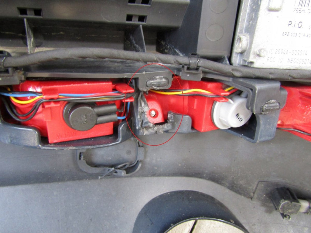 Zadnji branik Audi Q7 4L0 S Line 05-09 - 4 PDC
