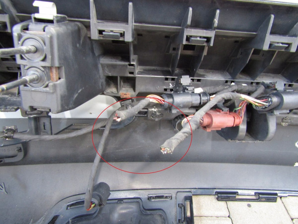 Zadnji branik Audi Q7 4L0 S Line 05-09 - 4 PDC