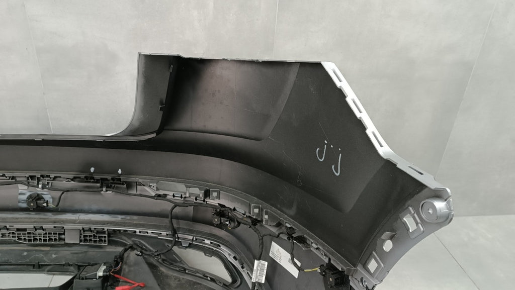 Zadnji branik Audi Q8 4M8 18-24 / + senzori + ster. klapy
