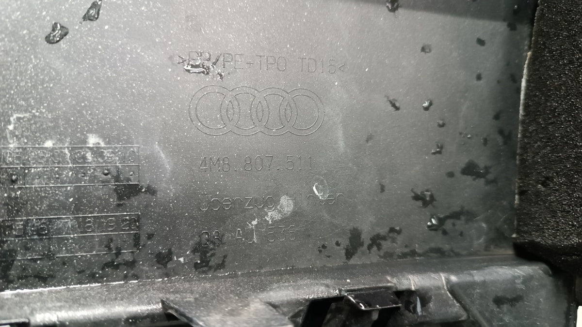 Zadnji branik Audi Q8 S LINE S-Line 4M8 18-24