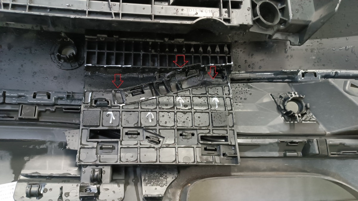 Zadnji branik Audi A5 III 8B3 B10 24-