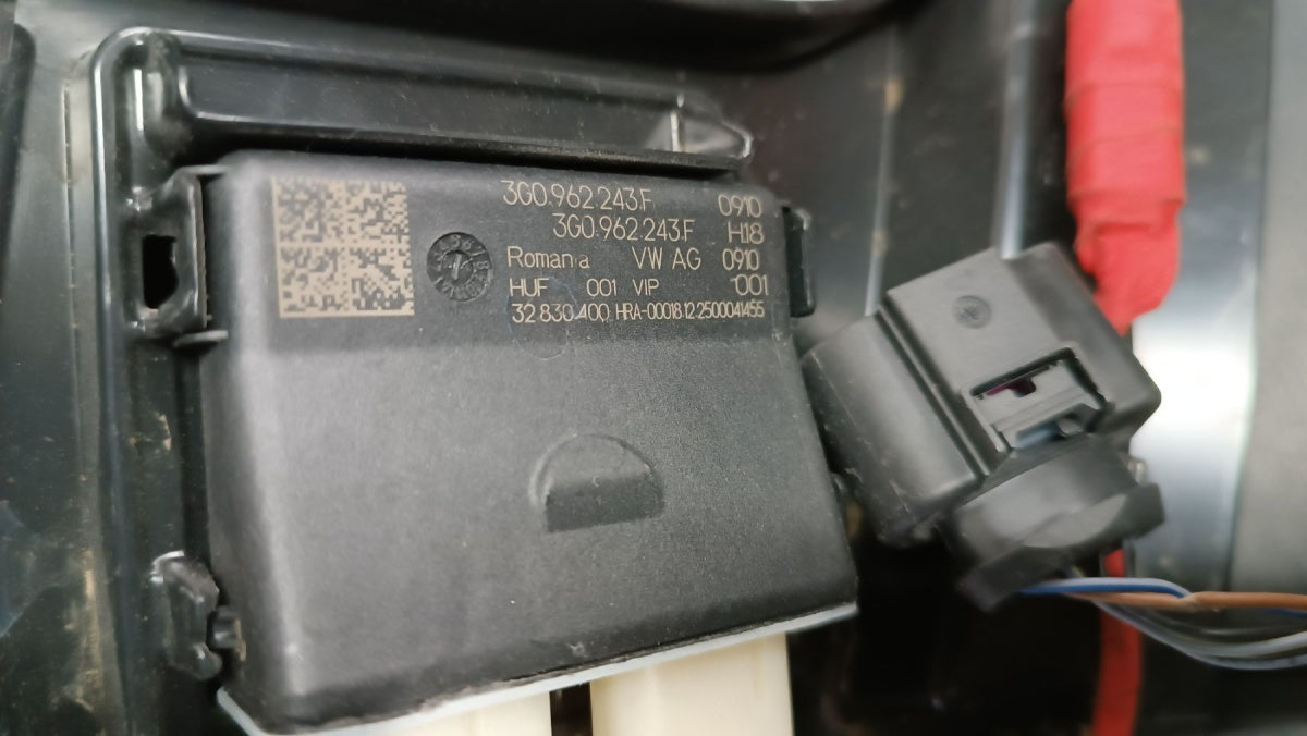 Zadnji branik AUDI SQ7 II LIFT 6xPDC 24-/+ wiązka