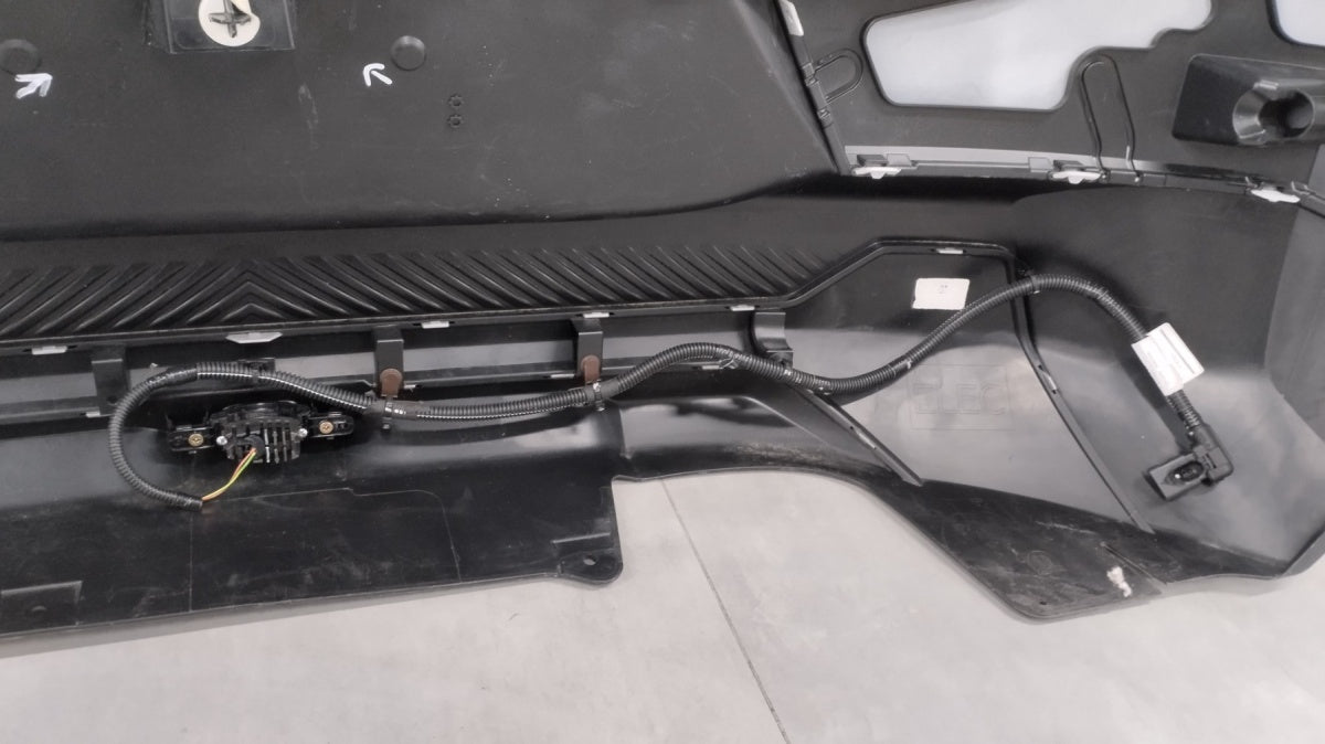 Zadnji branik Citroën C3 E-C3 IV 23- / Bez PDC - lampka + wiązka