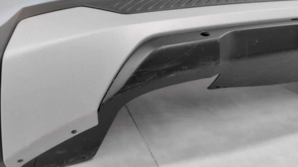 Zadnji branik Citroen C3 E-C3 IV 23- / + wiązka