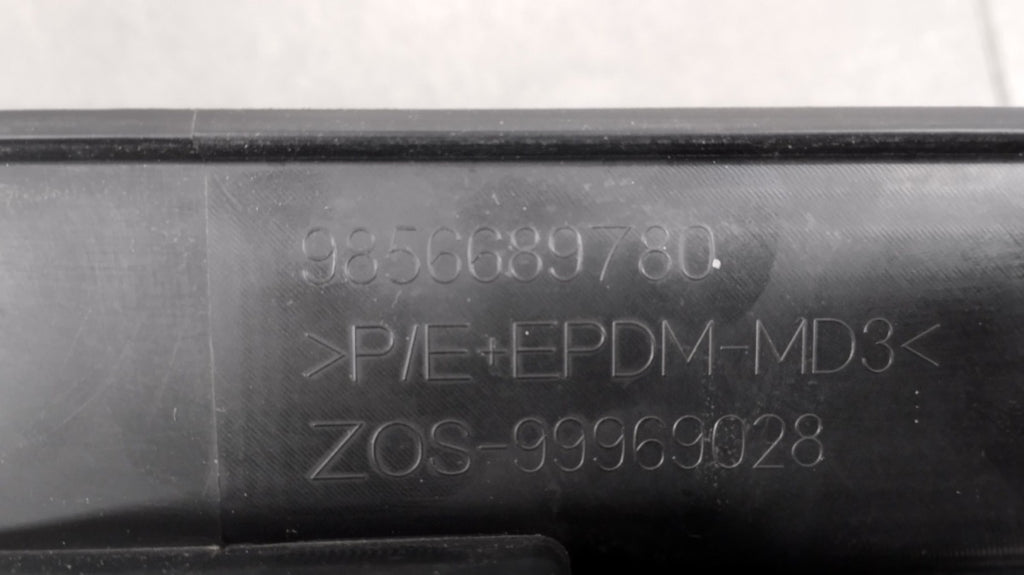 Zadnji branik Citroen C3 E-C3 IV 23- / + wiązka