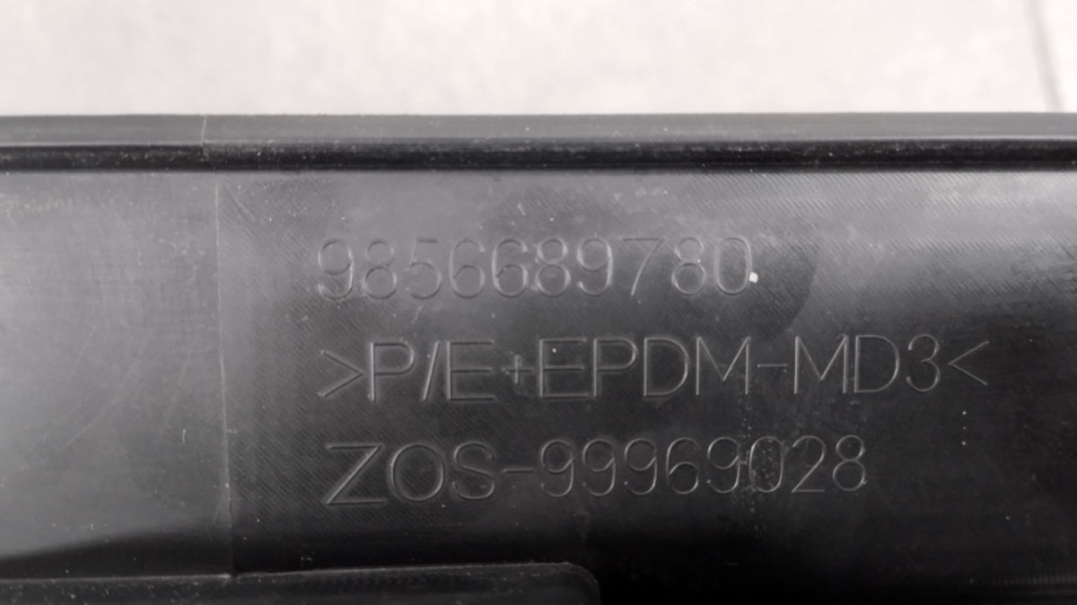 Zadnji branik Citroen C3 E-C3 IV 23- / + wiązka