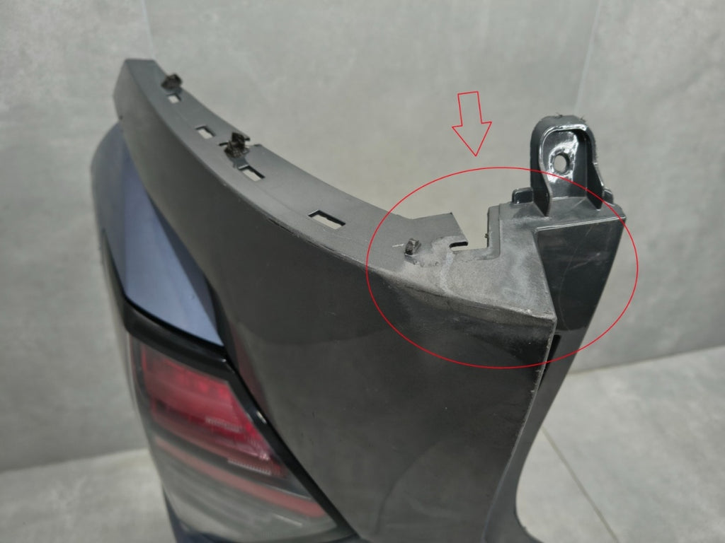 Zadnji branik Hyundai Kona 2 II 22- / + lampki